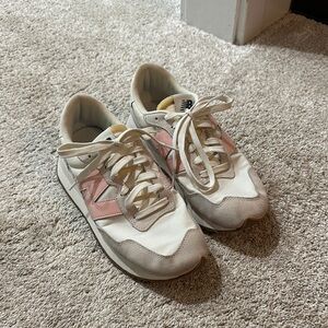 New Balance 237 Women's White and Pink Sneakers